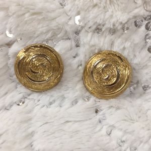 Vintage Paolo gold ton clip on earrings.